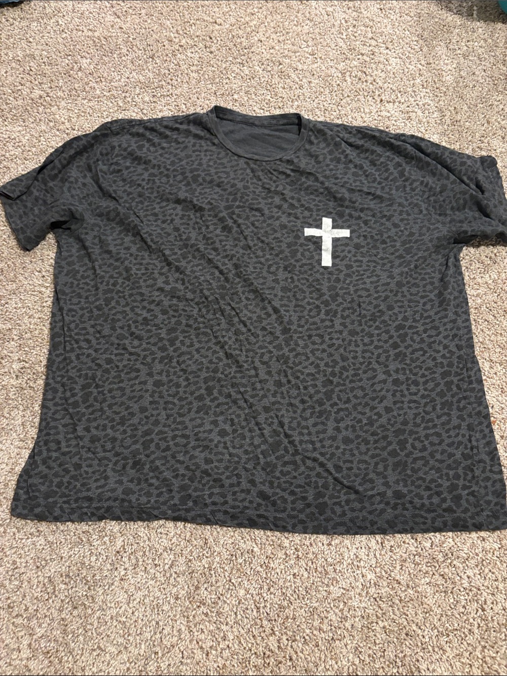 Womens Charcoal Leopard Print Tee w/ Christian Cross & PRAY on back